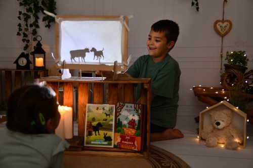  Teatro per bambini, fattoria, palcoscenico teatrale