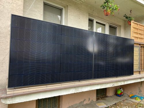 Impianto fotovoltaico da balcone 405 W con monitoraggio della resa