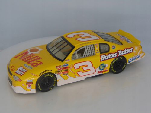  AZIONE 2002 EARNHARDT JR #3 CHEVROLET MONTE CARLO NILLA WAFERS NASCAR 1:24