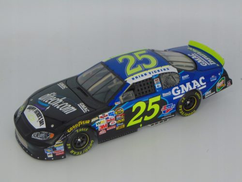  AZIONE 2004 BRIAN VICKERS #25 CHEVY GMAC DITECH FESTA DEL PAPA' NASCAR 1:24