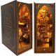  Book Nook Kit Booknook per casa delle bambole fai-da-te Book Nook Luce LED in miniatura