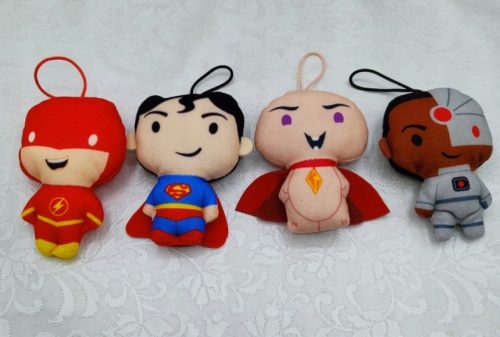  SUPER 4 mascotte Superman, The Flash, Cyborg, Lulu