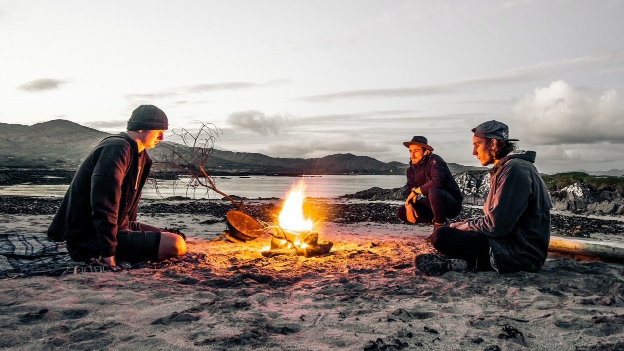 Come accendere un fuoco su qualsiasi terreno?